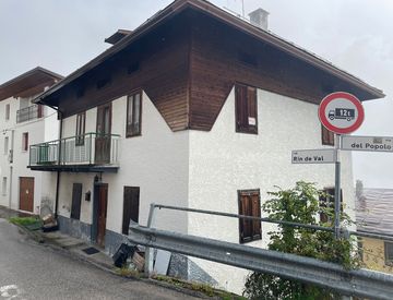 Foto 1 di 9 - Casa indipendente in Vendita in Via Rin de Val 20 a San Pietro di Cadore