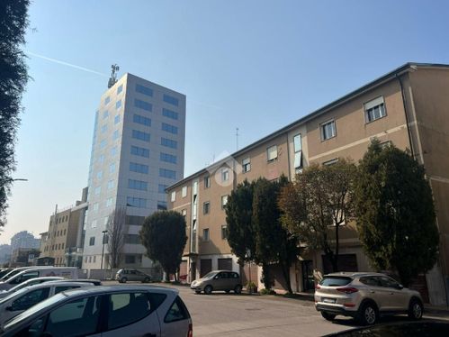Negozio/Locale commerciale in Commerciale - Image 23