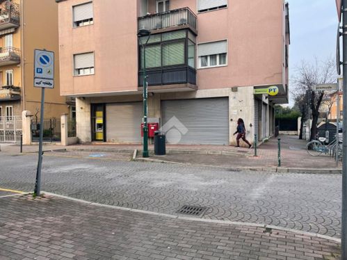 Negozio/Locale commerciale in Commerciale - Image 1