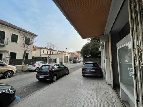 Negozio/Locale commerciale in Commerciale - Image 19