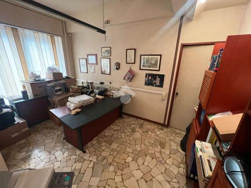 Negozio/Locale commerciale in Commerciale - Image 17