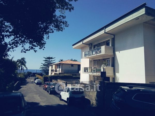 Loft in residenziale in Via Antonello da Messina 29