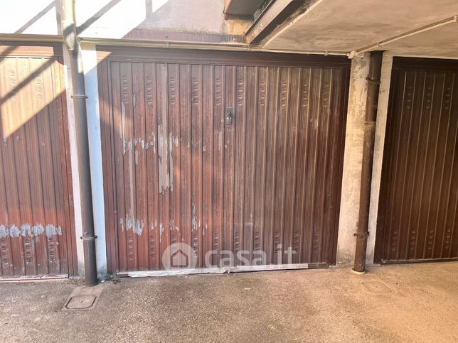 Garage/posto auto in residenziale in Via Tacitiana 16