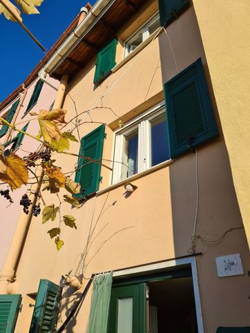 Casa indipendente in residenziale in Via Vigo di Fassa 11