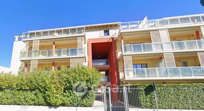 Box/posto auto in residenziale in Via Cornicione