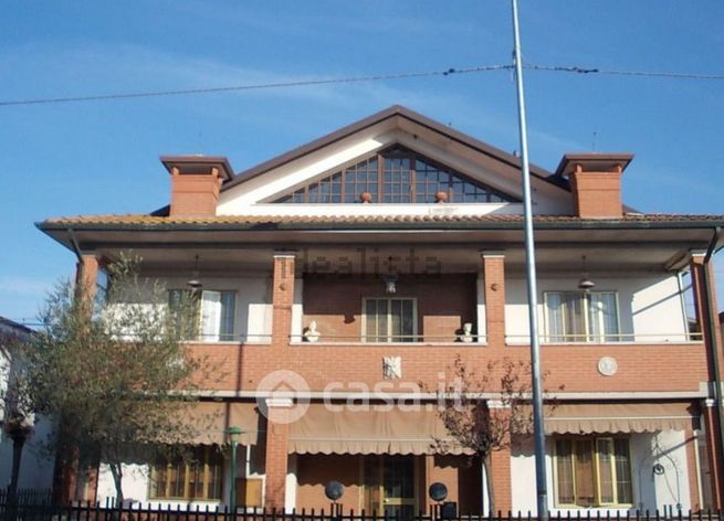Casa bi/trifamiliare in residenziale in Località Pontelangorino Centro