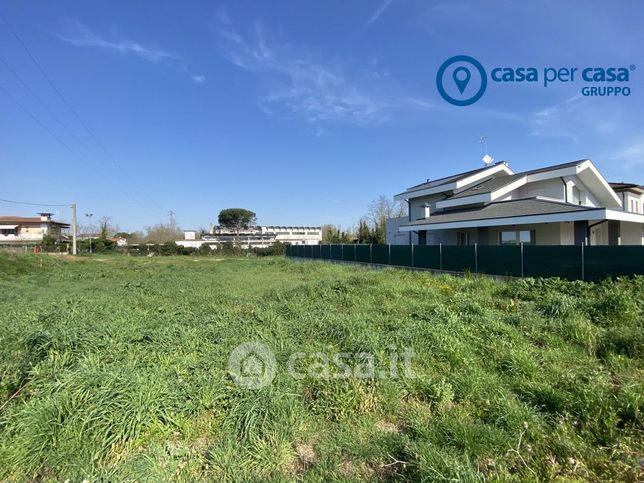 Terreno edificabile in residenziale in Via del Sambuco