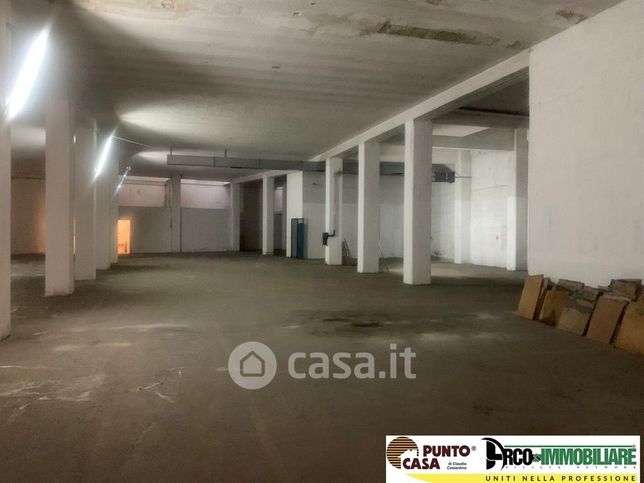 Capannone in commerciale in Corso Calatafimi