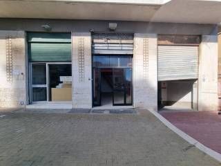 Ufficio in commerciale in Via San Eframo Vecchio 9