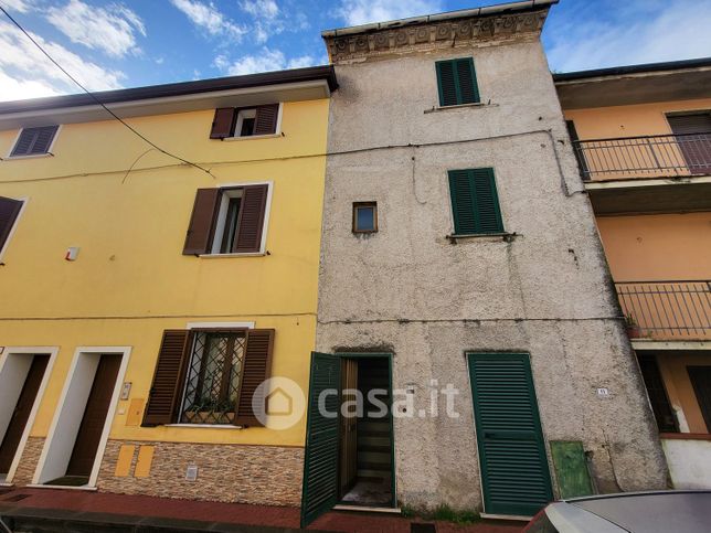 Casa indipendente in residenziale in Via del Giglio 11