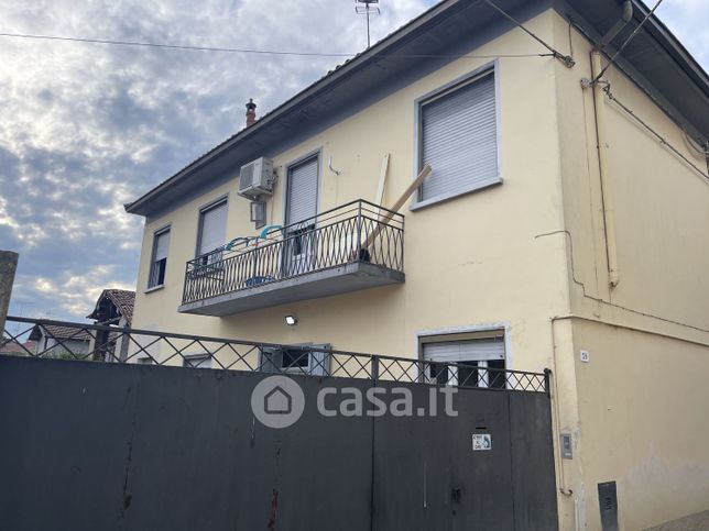 Casa indipendente in residenziale in Via Colombara 26
