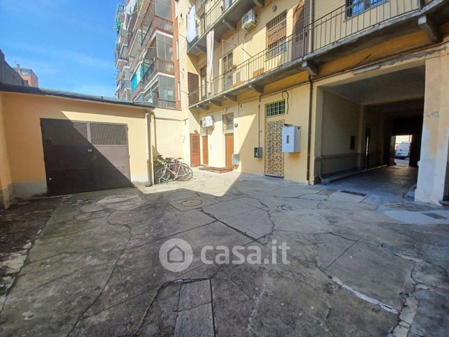 Box/posto auto in residenziale in Via Villarbasse 37