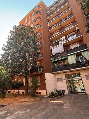 Appartamento in residenziale in Via Savona 90 C