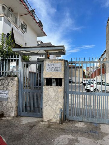 Appartamento in residenziale in Via Salvatore Fergola 15