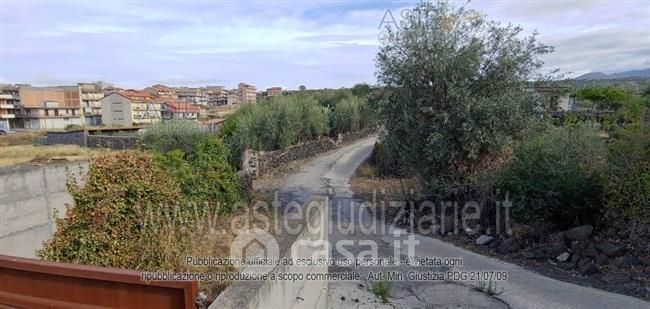 Terreno agricolo in commerciale in Via de Roberto
