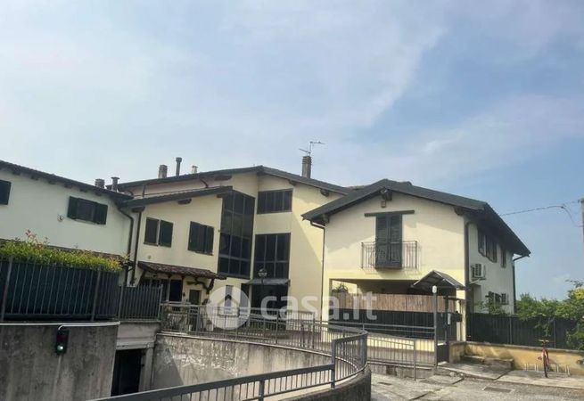 Appartamento in residenziale in Via Robadello 52