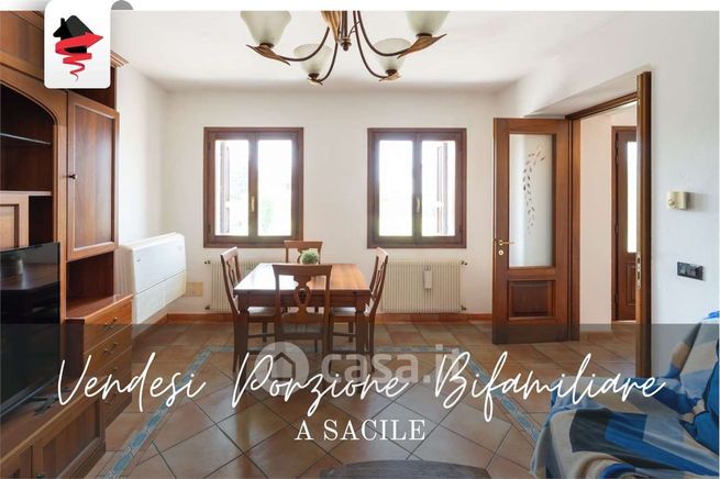 Casa bi/trifamiliare in residenziale in Via Peruch 42