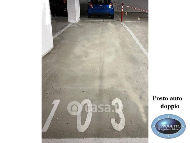 Box/posto auto in residenziale in Via Andrea Costa 160