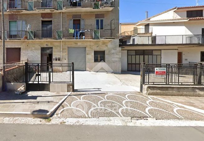 Box/posto auto in residenziale in Via Nuova San Pietro 5