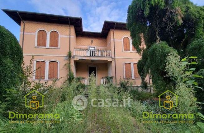 Appartamento in residenziale in Via Valgrande 30