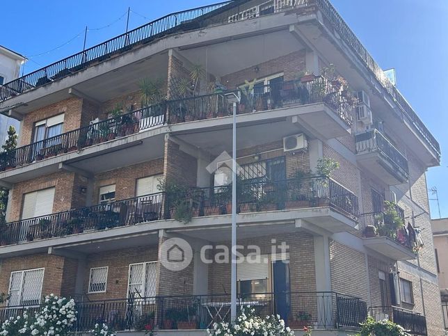 Appartamento in residenziale in Via Aprilia 11