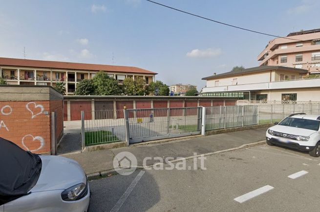 Box/posto auto in residenziale in Via Santa Liberata 15