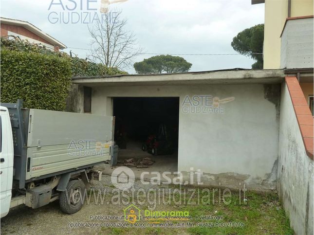 Garage/posto auto in residenziale in Via Alfredo Sforzini