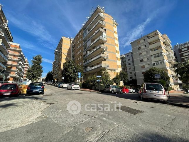 Appartamento in residenziale in Viale Maria Bakunin 2