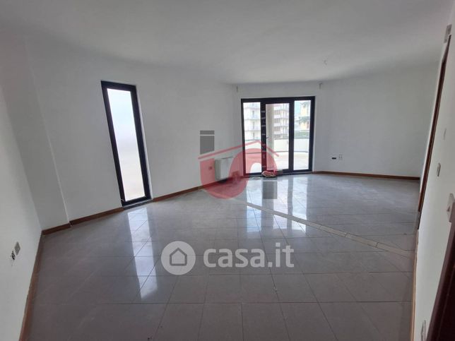 Appartamento in residenziale in Via Francesco Flora
