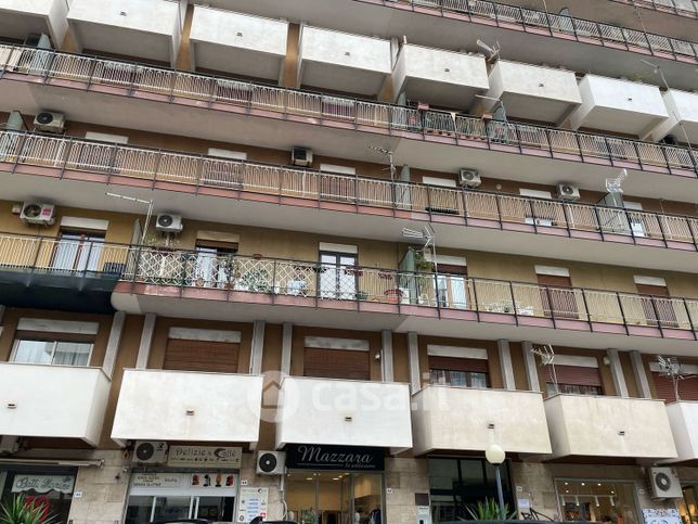 Ufficio in commerciale in Via A. De Gasperi 50