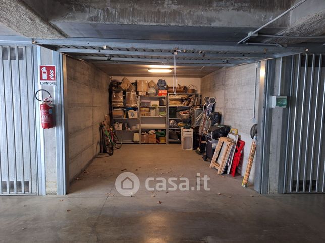 Garage/posto auto in residenziale in Via Salvi Cristiani