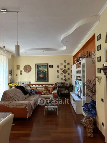 Villa in residenziale in 