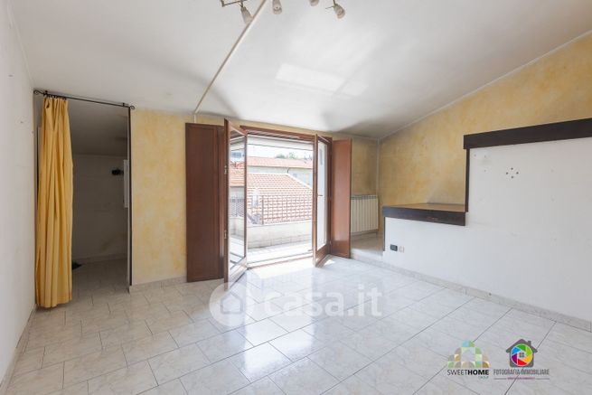 Appartamento in residenziale in Via Ampelio Pessina