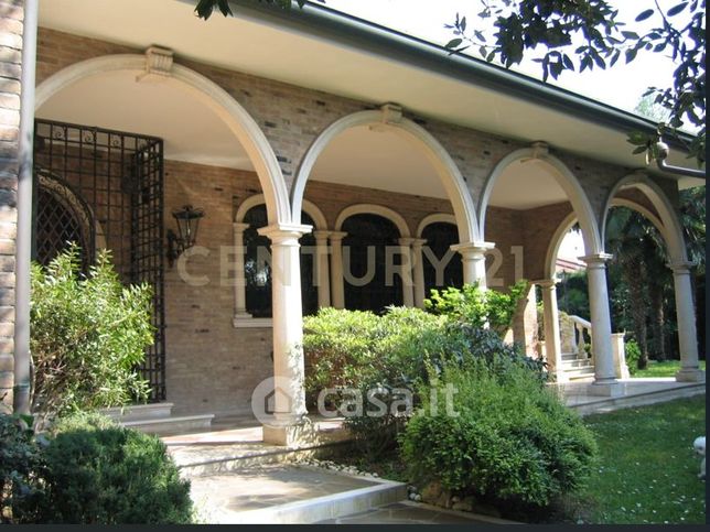 Villa in residenziale in Via Capriccio 56