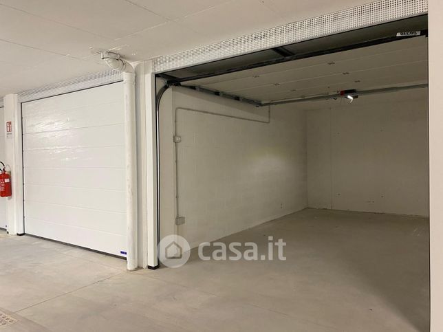 Garage/posto auto in residenziale in Via della Saluga