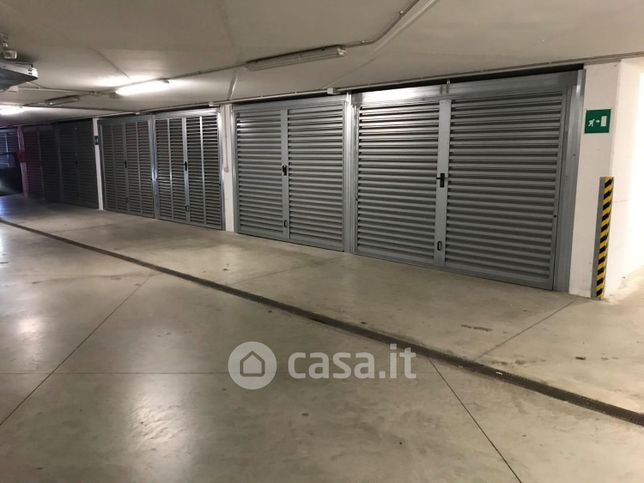 Garage/posto auto in residenziale in Via Aldo Zucchi 5