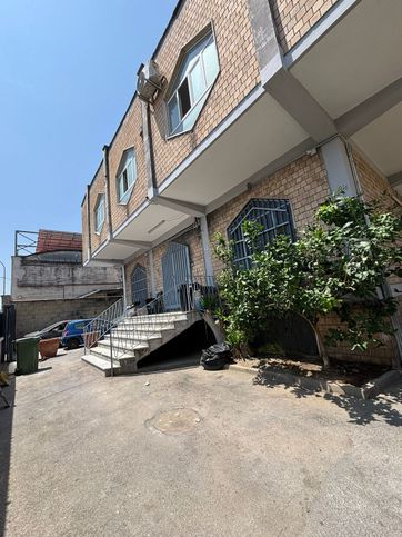 Capannone in commerciale in Via Squillace