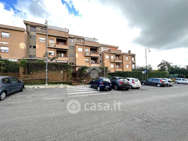 Garage/posto auto in residenziale in Via della Selva 17