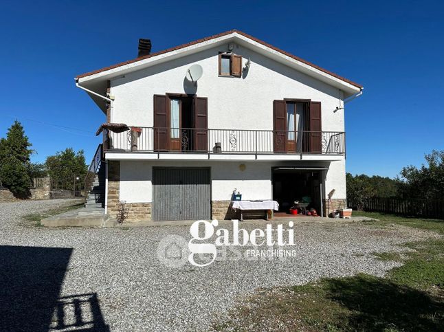 Casa indipendente in residenziale in Regione Chiazze