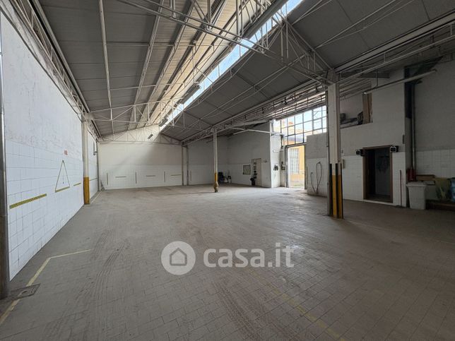 Capannone in commerciale in Via Lazzaretto
