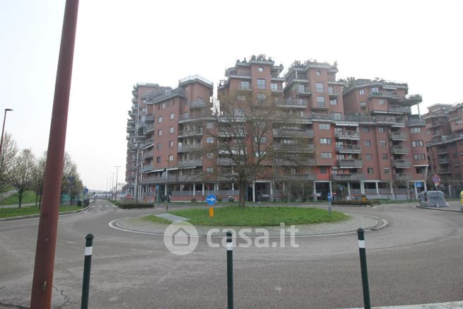 Box/posto auto in residenziale in Via Defendente de Ferrari 4