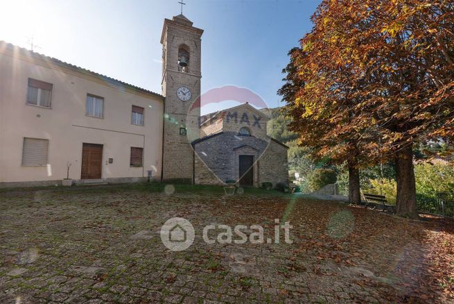 Casa bi/trifamiliare in residenziale in Borgo Domo 16