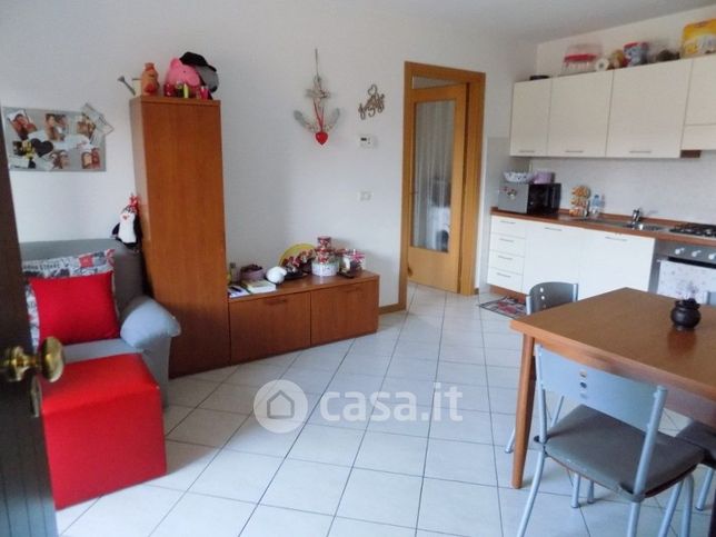 Appartamento in residenziale in Via Passons 22