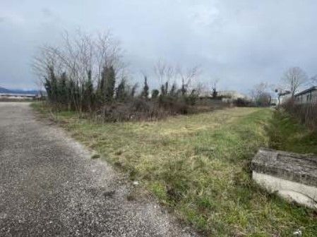 Terreno agricolo in commerciale in Via San Quirino