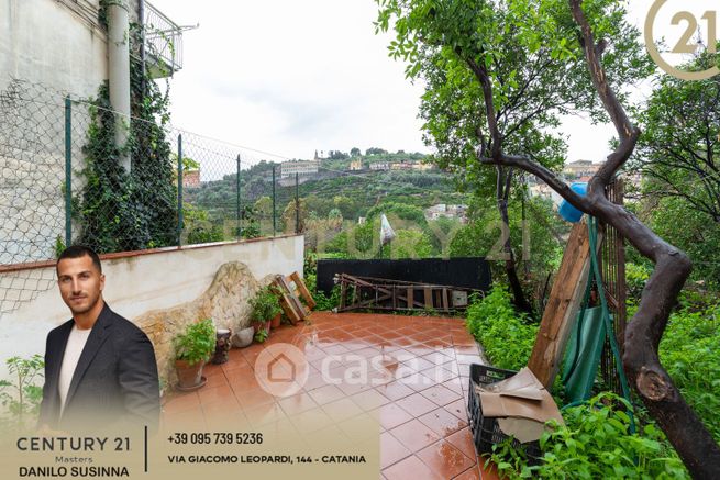 Casa bi/trifamiliare in residenziale in Via Giovanni Verga 70