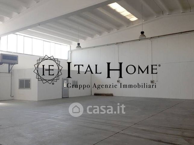 Capannone in commerciale in Via San Giuseppe