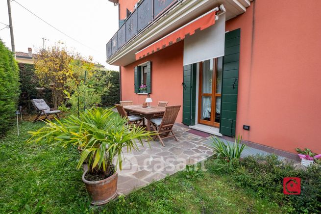 Casa indipendente in residenziale in 