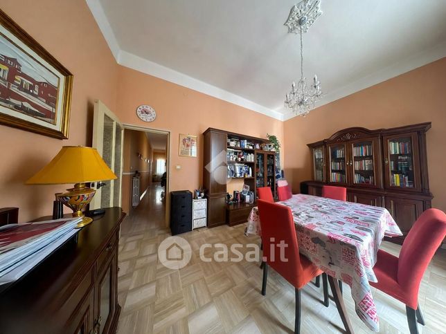 Appartamento in residenziale in Via Nicola de Roggiero 98