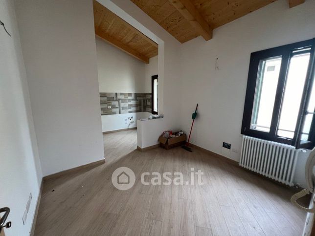 Casa indipendente in residenziale in Via Martiri Libertà 10