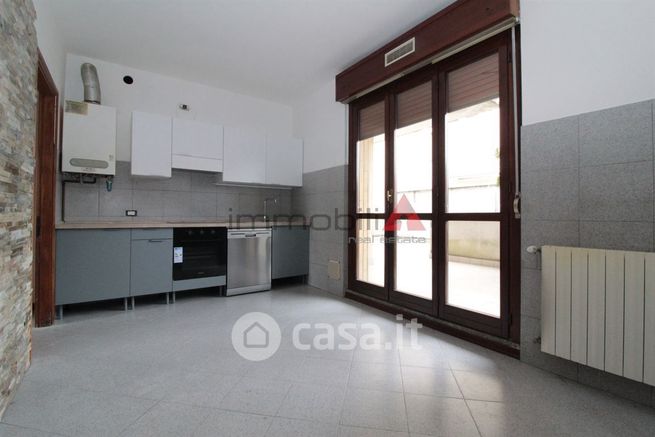 Appartamento in residenziale in Via Monte Rosa